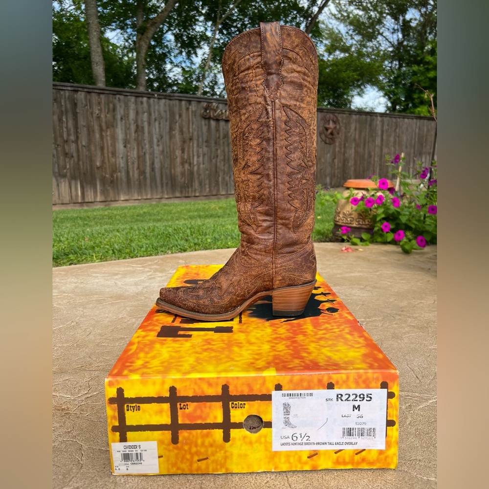 Corral R2295 Ladies Vintage Brown Tall Eagle Overlay boots size 6 1/2 worn twice